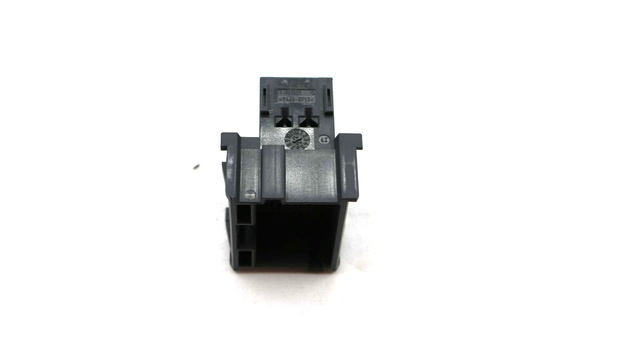 VOLVO - 3987482 - HOUSING