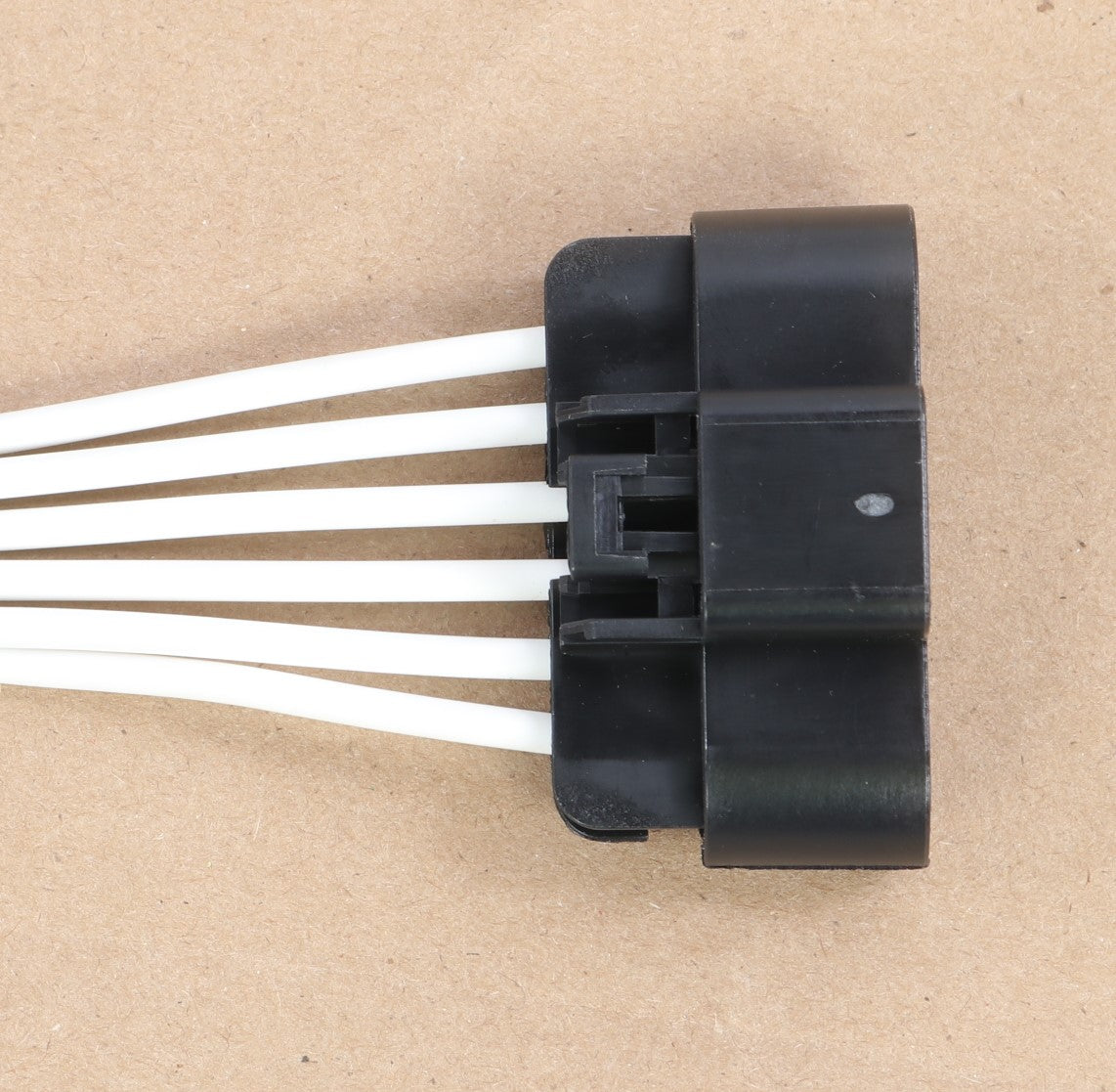 VOLVO - 85130713 - CONNECTOR