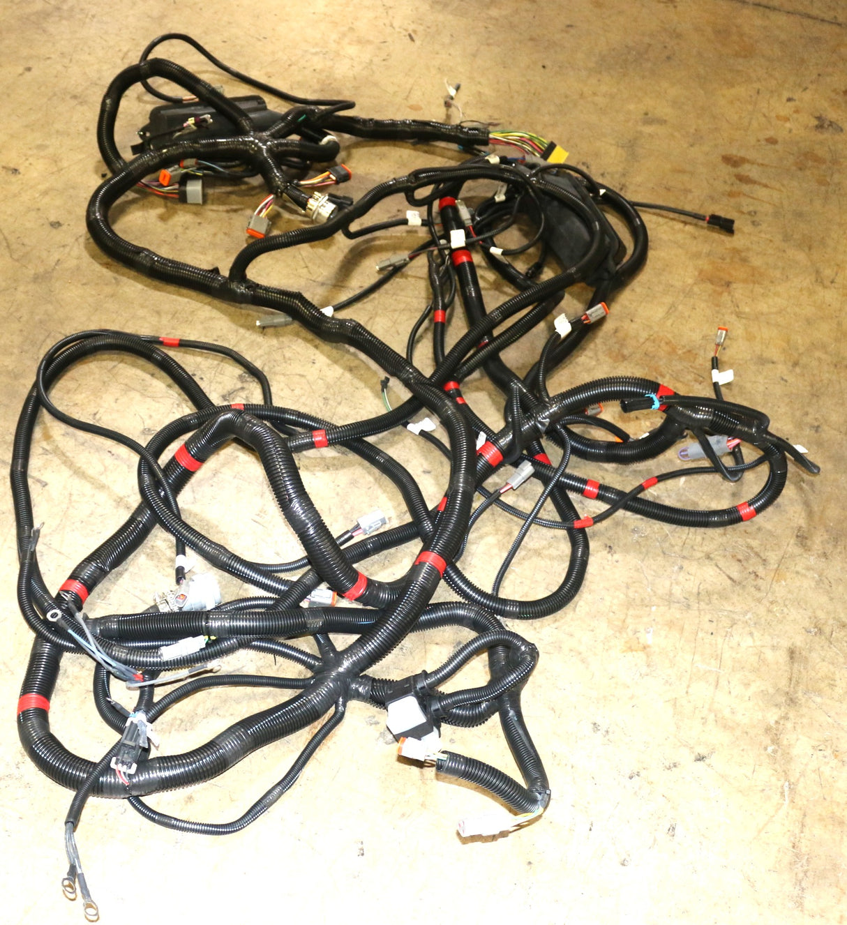 VOLVO - 13848700 - HARNESS CHASSIS