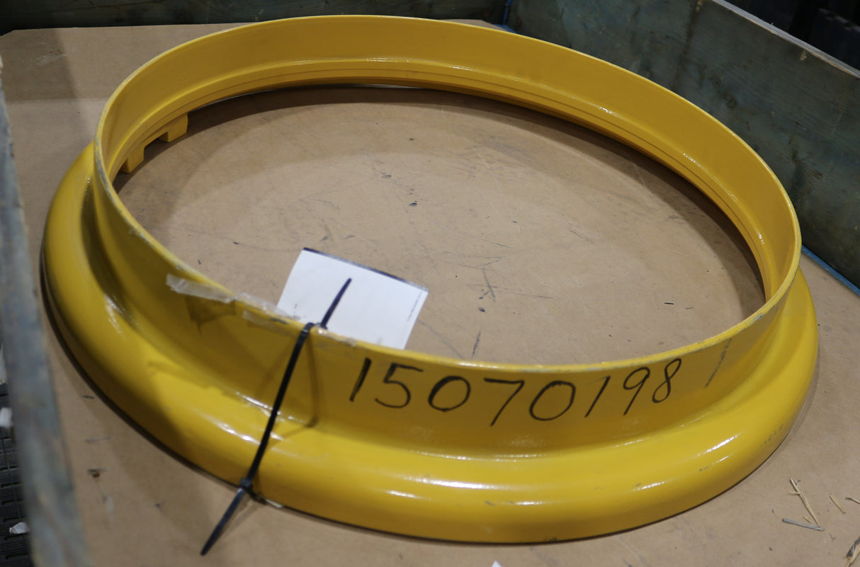 VOLVO - 15070198 - FLANGE