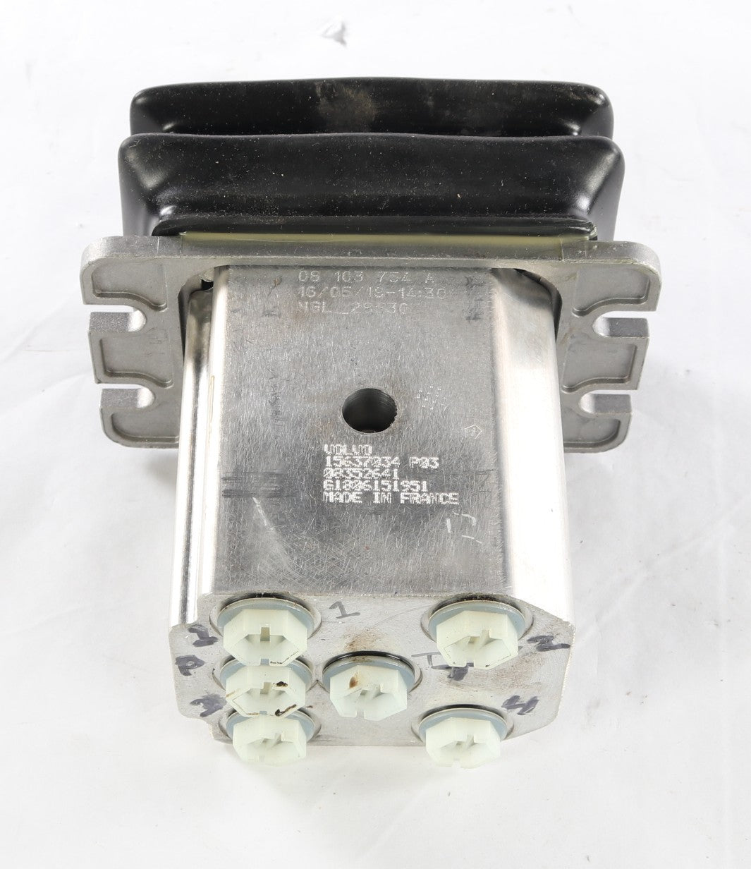 VOLVO - 15637034 - REMOTE CONTROL VALVE