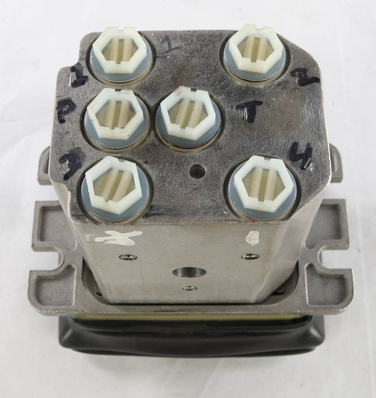 VOLVO - 15637034 - REMOTE CONTROL VALVE