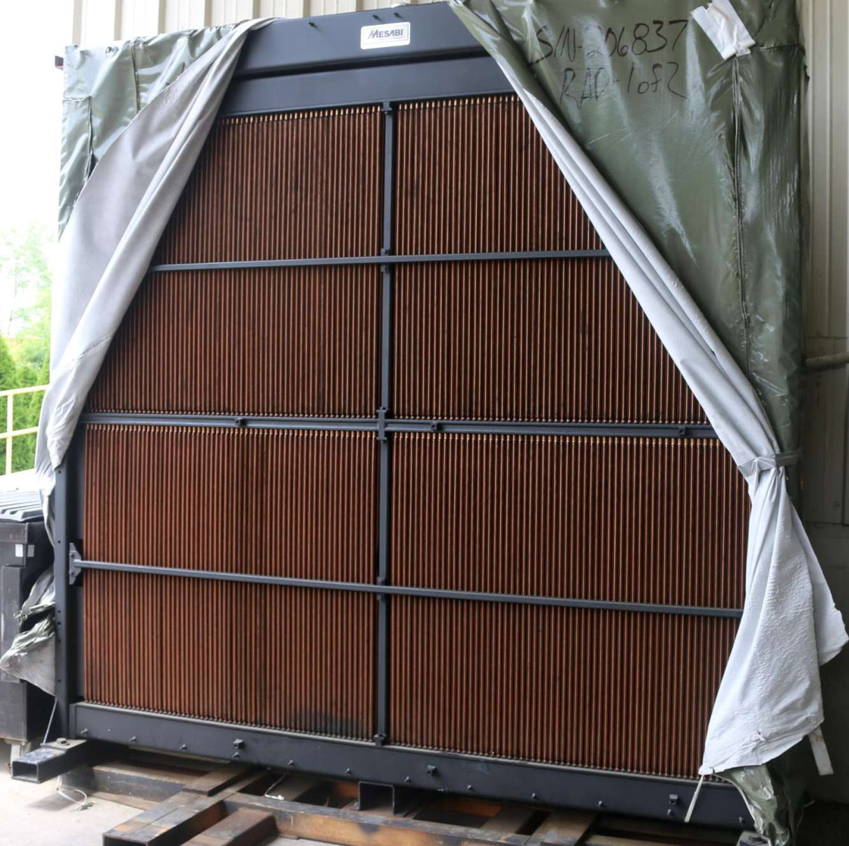 HITACHI - E12662370 - RADIATOR- FITS 2009-2010 EH5000