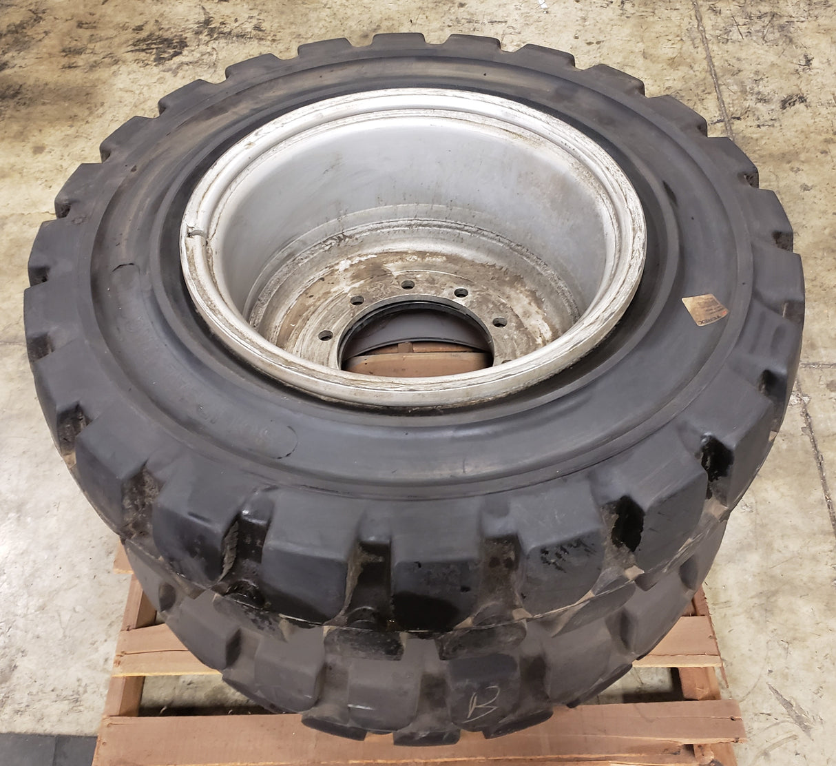 TEREX FUCHS - 5307660021 - PAIR OF WHEELS