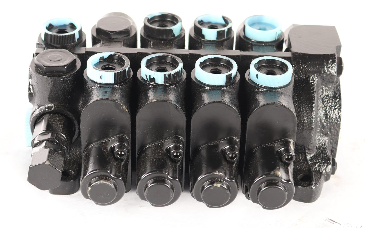 HYUNDAI - 33FJ-02001 - 4 SPOOL HYDRAULIC CONTROL VALVE
