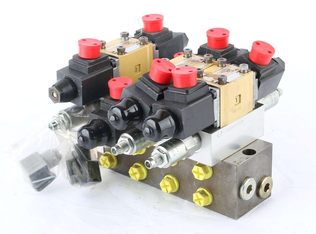 JLG - 520040 - MANIFOLD (SIZE 3)