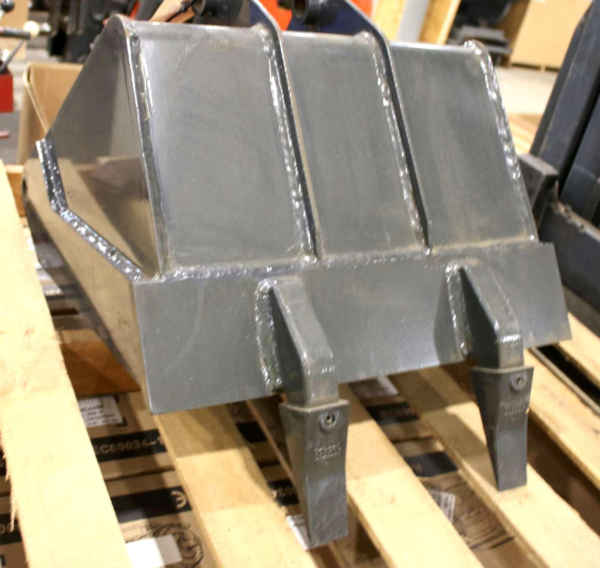 BOBCAT - 6683939 - BUCKET 2 TOOTH 40