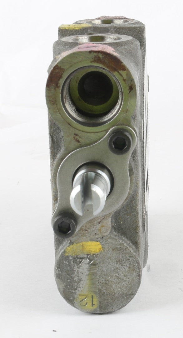 BOBCAT - 6677435 - VALVE - SECTION