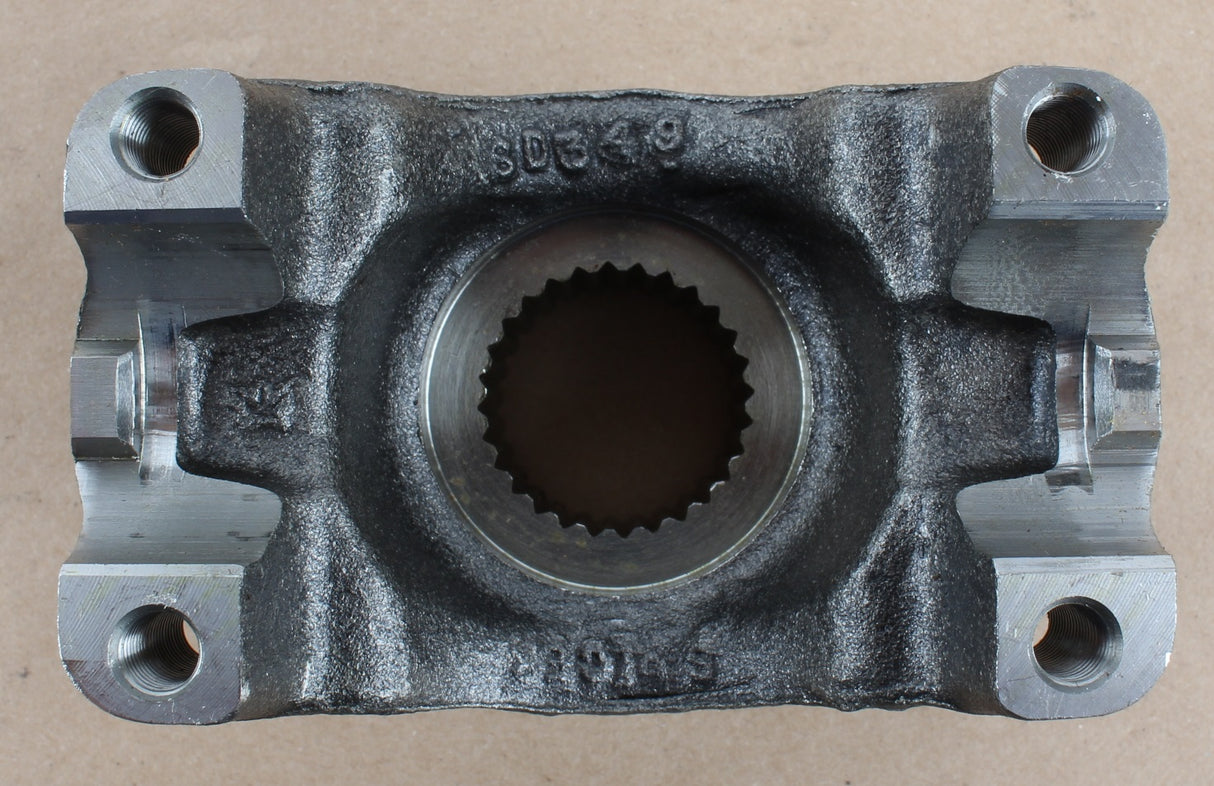 DANA SPICER - 3-4-11931-1X - END YOKE W/ SLINGER 1350 SERIES