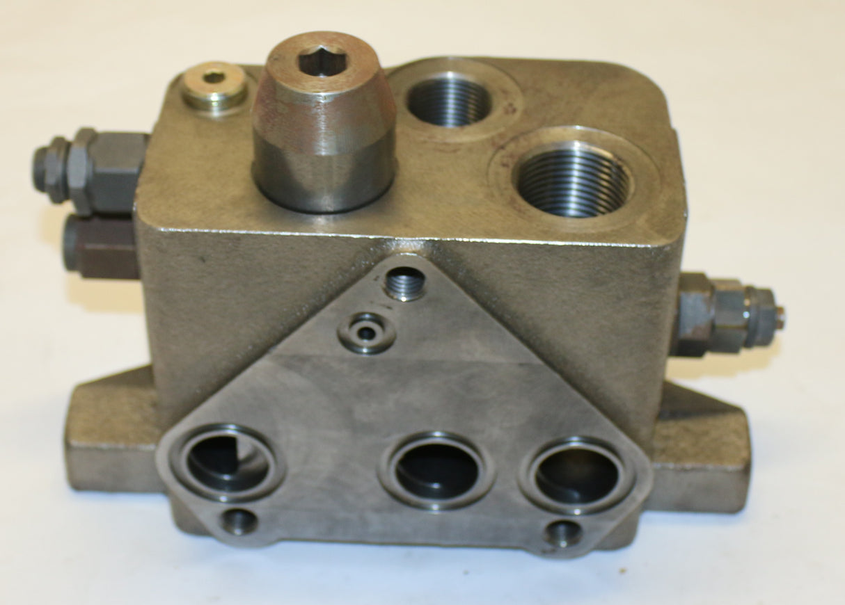 BOBCAT - 5606664178 - DIRECTIONAL VALVE