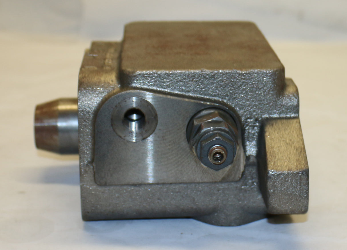 BOBCAT - 5606664178 - DIRECTIONAL VALVE