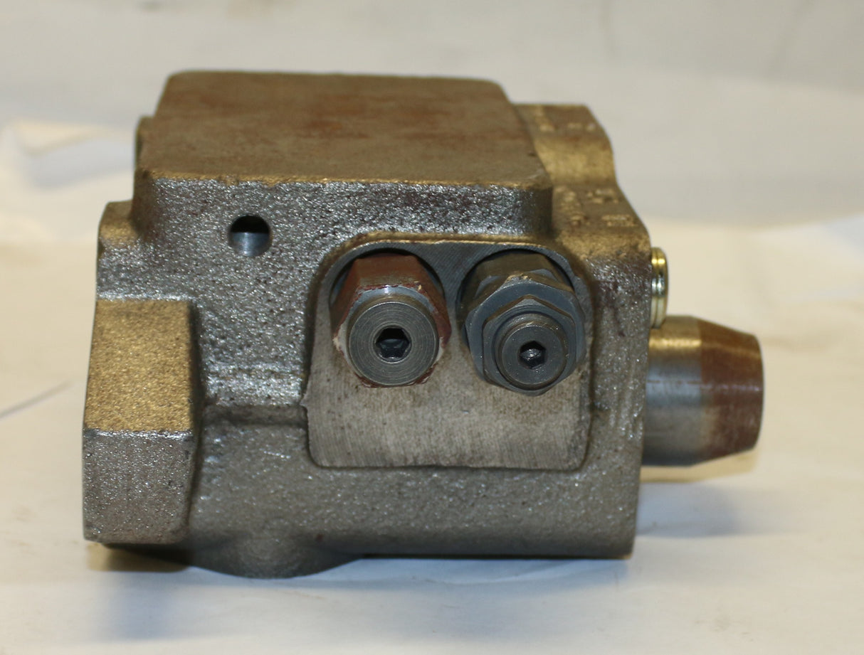 BOBCAT - 5606664178 - DIRECTIONAL VALVE