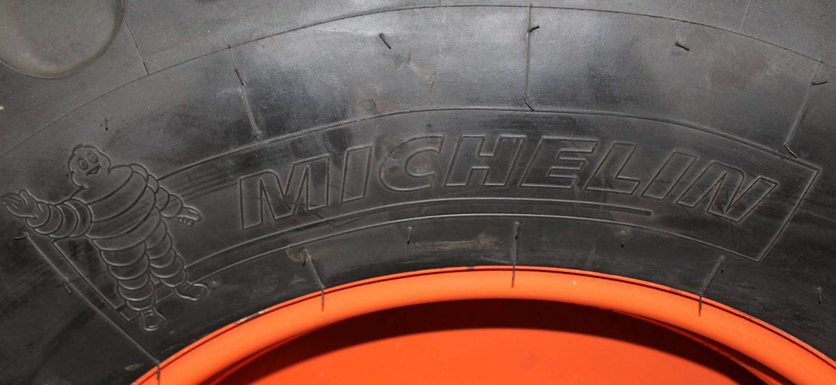 BOBCAT - 6915897 - WHEEL RH COMPLETE MICH 440|70-24 XM37
