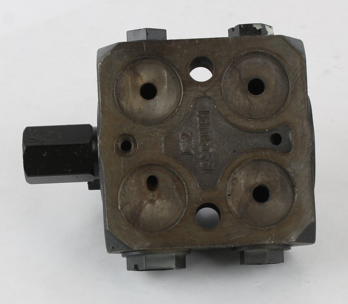 BOBCAT - 6968076 - PRIORITY VALVE