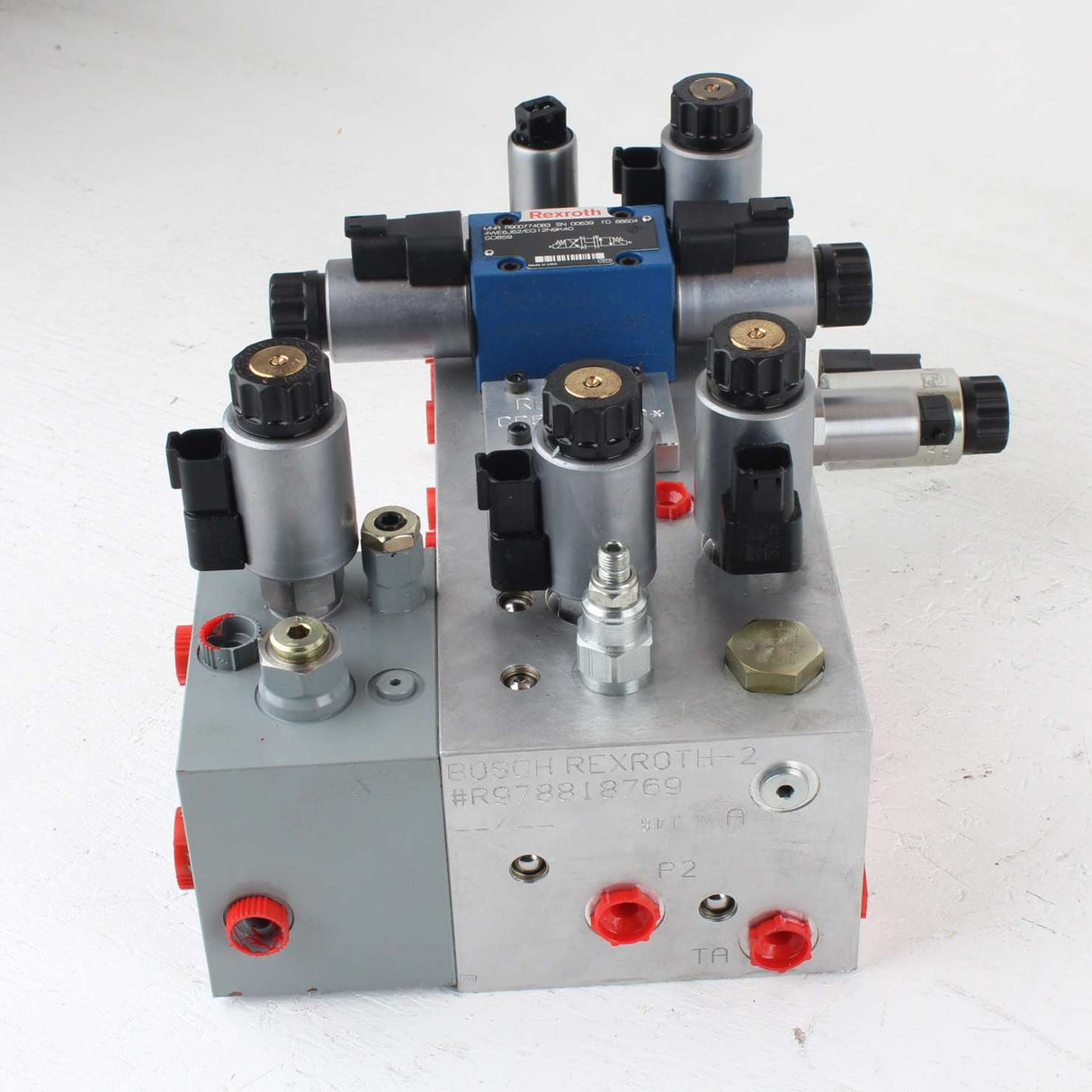 GRADALL - 80433142 - PILOT MANIFOLD (XL4300)