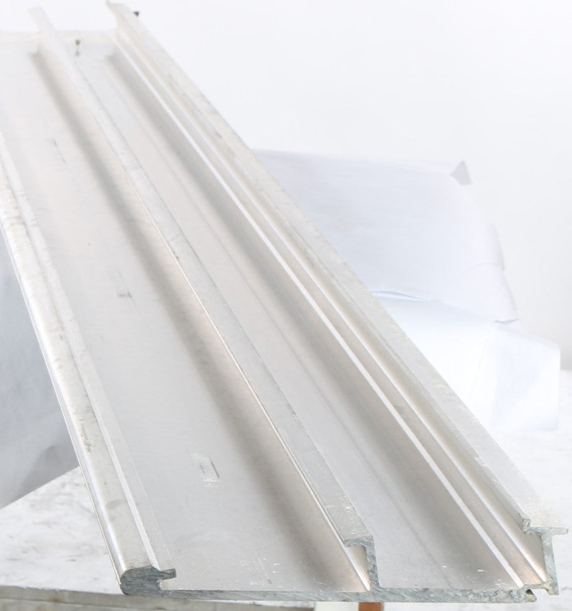 JLG - 8411080037 - EXTRUSION ALUMINUM APPROACH TI