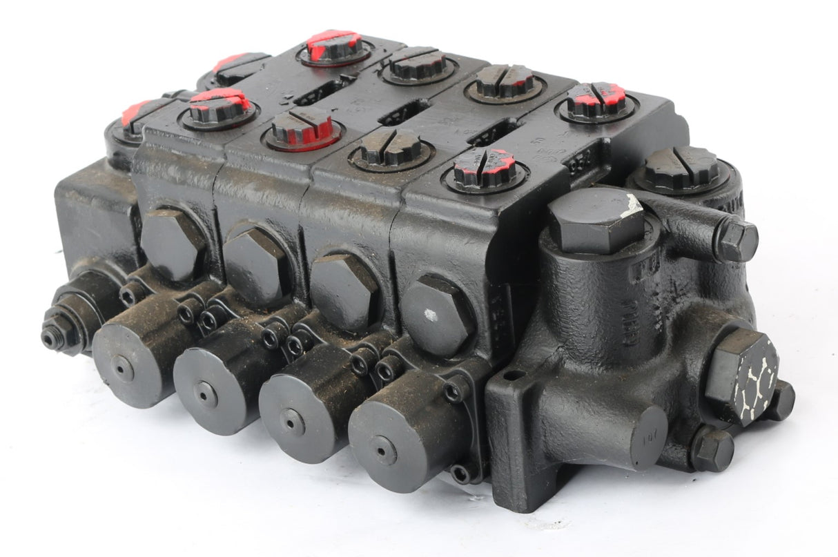JLG - 7935000338 - VALVE 4 SECTION ALL MANUAL W/