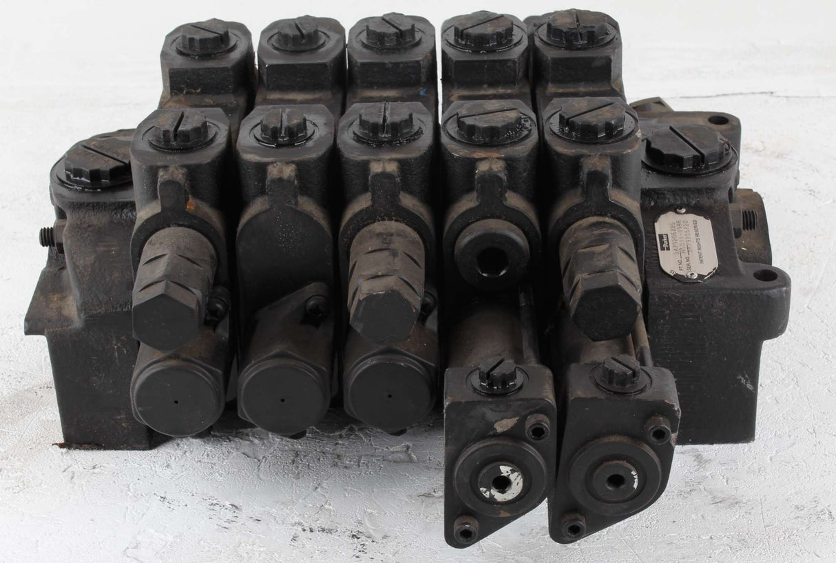JLG - 1001109216 - CONTROL VALVE