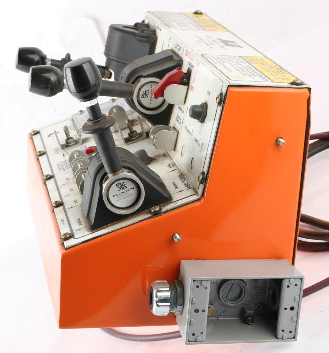 JLG - 0237942 - ASSY CONSOLE BOX (CAP)