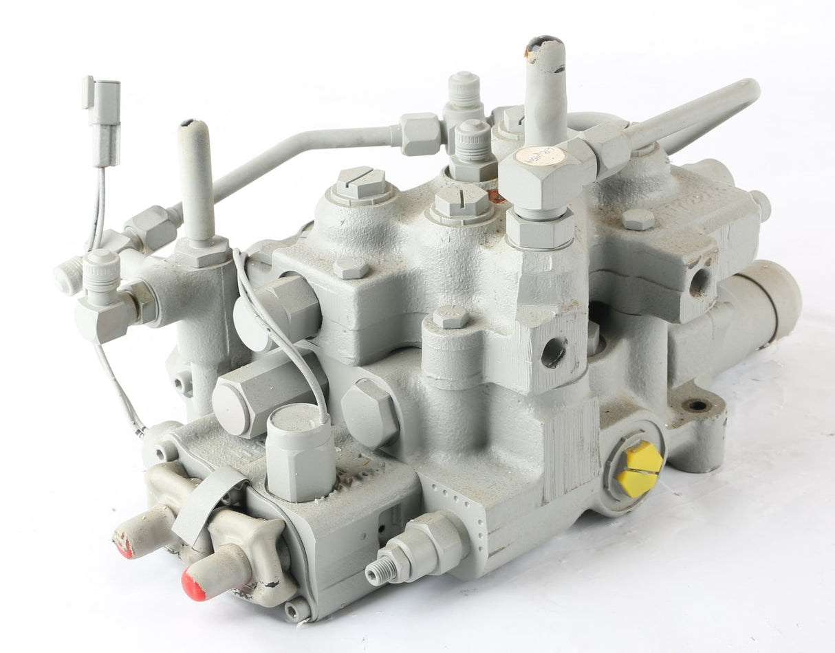 BOBCAT - 6814504 - CONTROL VALVE