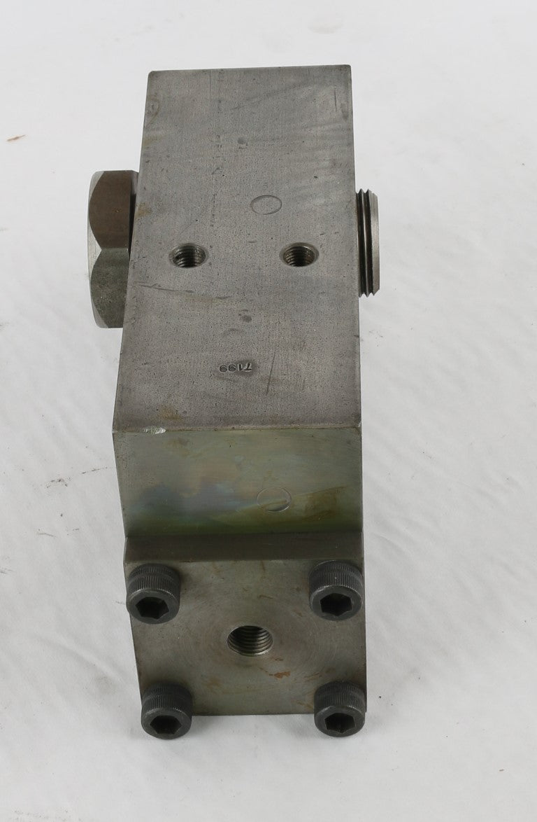 MANITOWOC GROVE - 553576 - VALVE