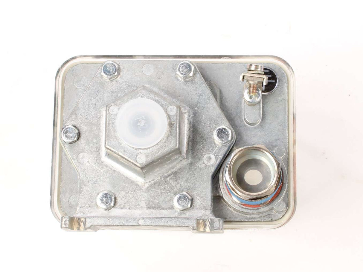 IWS - FF4-4IDAH - OIL PRESSURE CONT