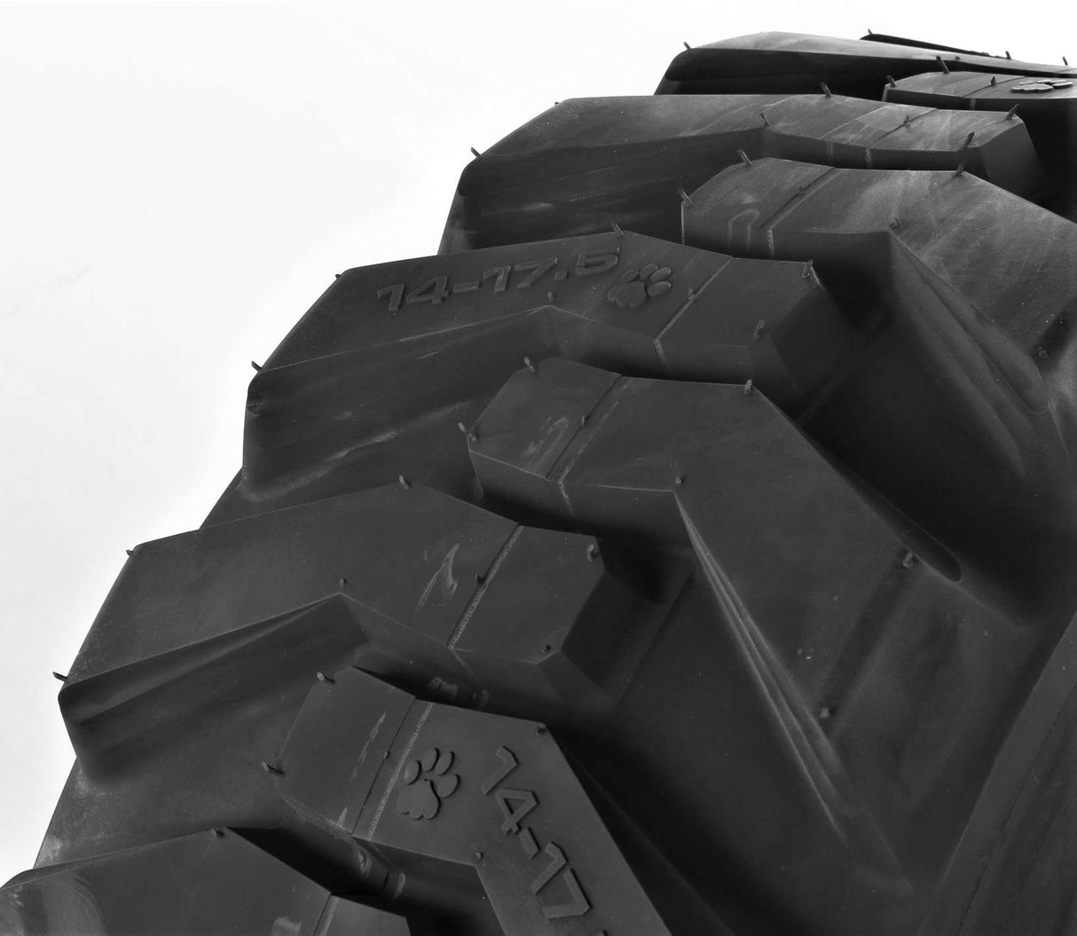 BOBCAT - 6675541 - TIRE HEAVY DUTY 14-17.5 N.H.S 14 PLY RATING