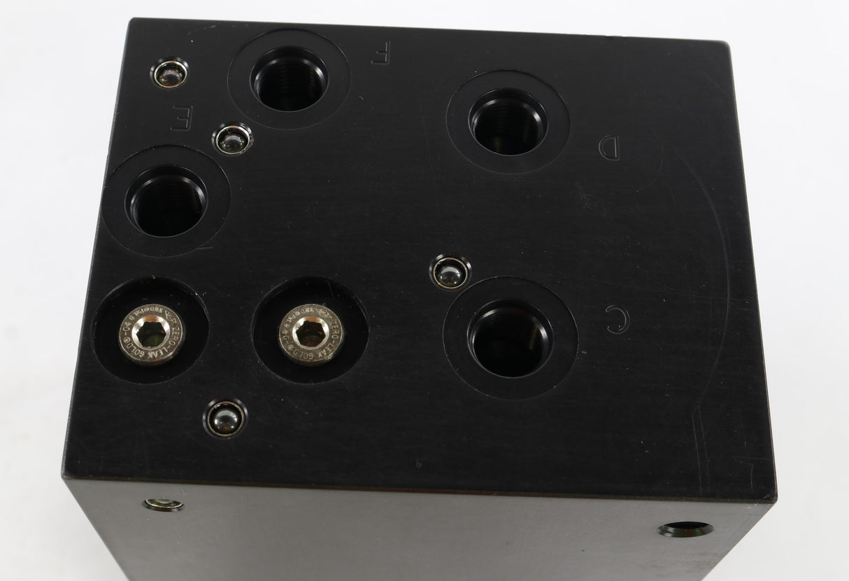BOBCAT - 6678968 - VALVE BACKHOE - BLOCK ONLY NO SOLENOIDS