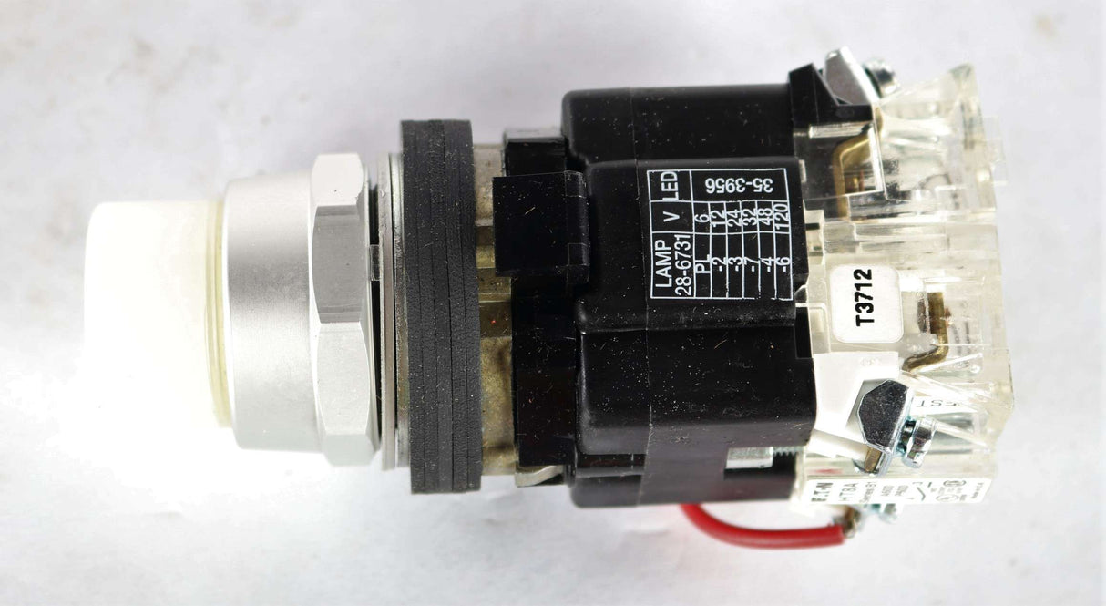 CUTLER HAMMER - HT8GTWF3 - WATERTIGHT AND OILTIGHT BUTTON LED ILLUMINATED W