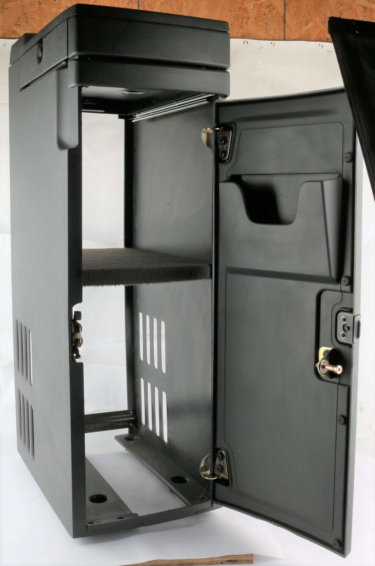 MACK - 21301277 - LOWER STORAGE CABINET_ LH