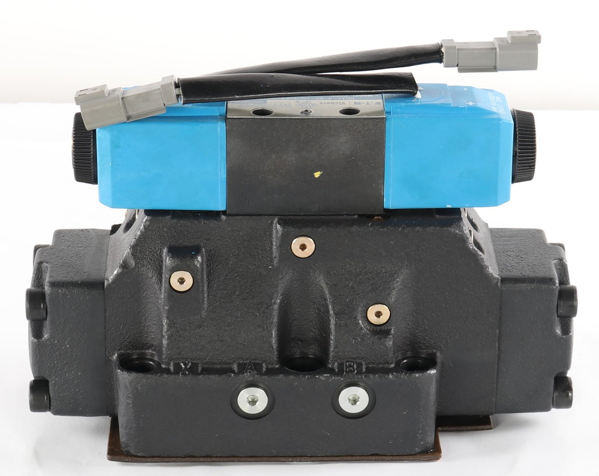 VICKERS - 02-343280 - DIRECTIONAL CONTROL VALVE