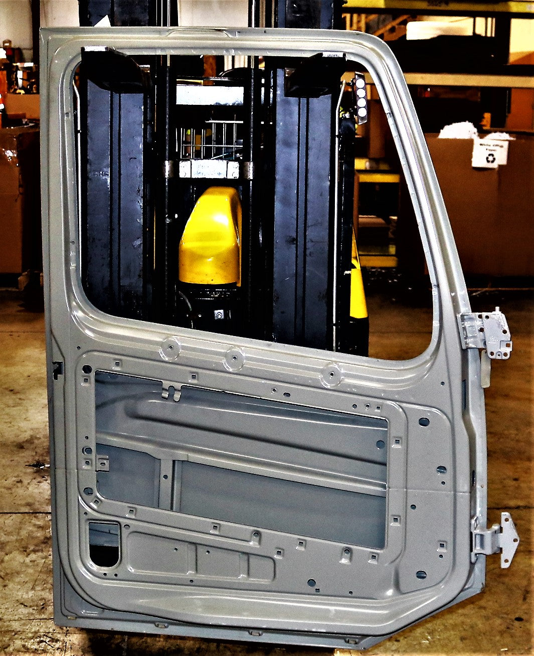 VOLVO - 22674542 - LH DOOR
