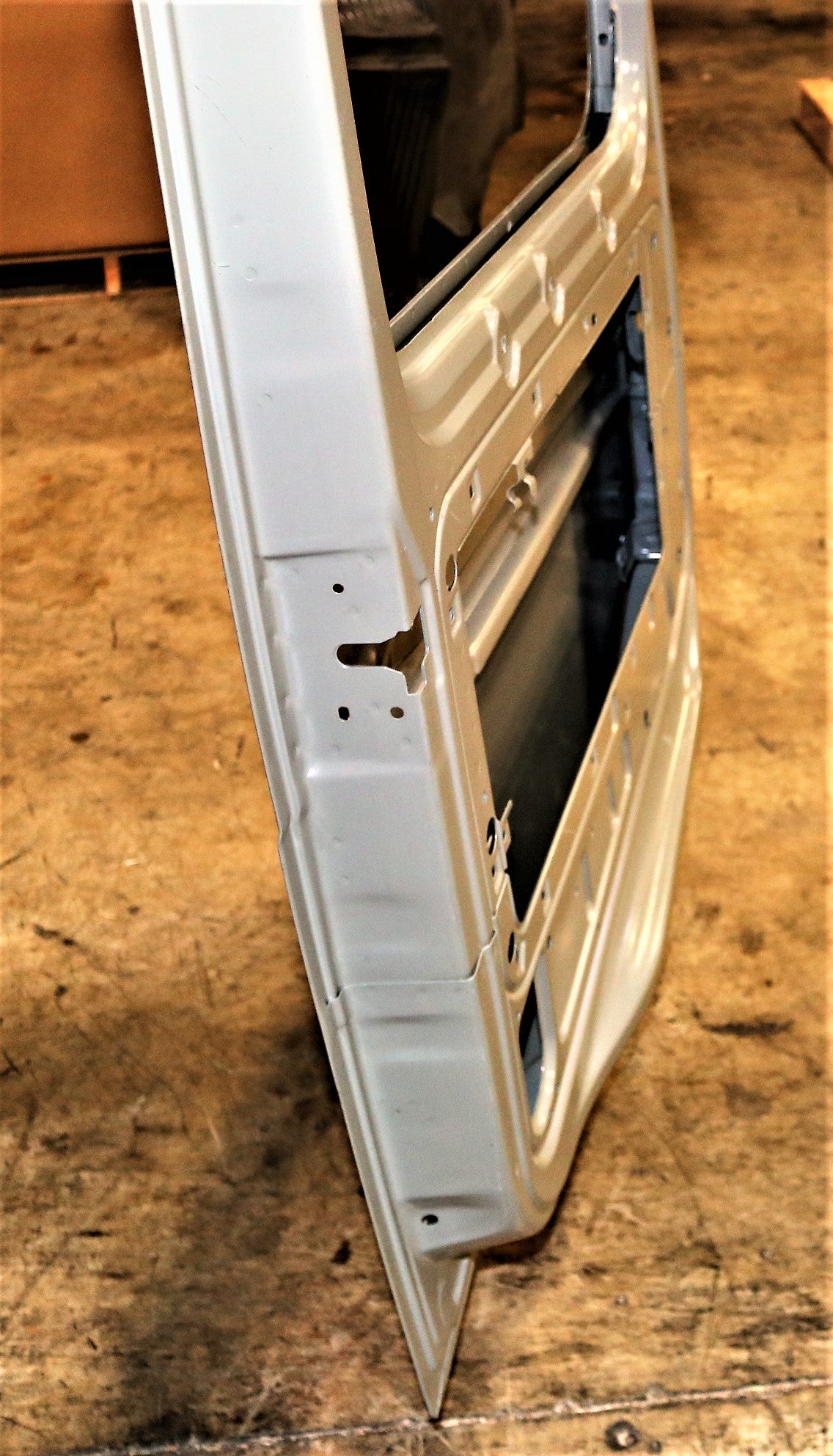 VOLVO - 22674542 - LH DOOR