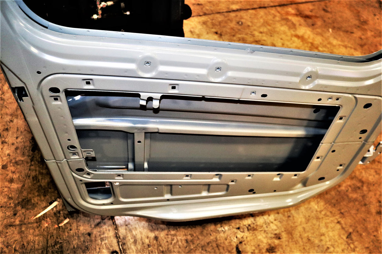 VOLVO - 22674542 - LH DOOR