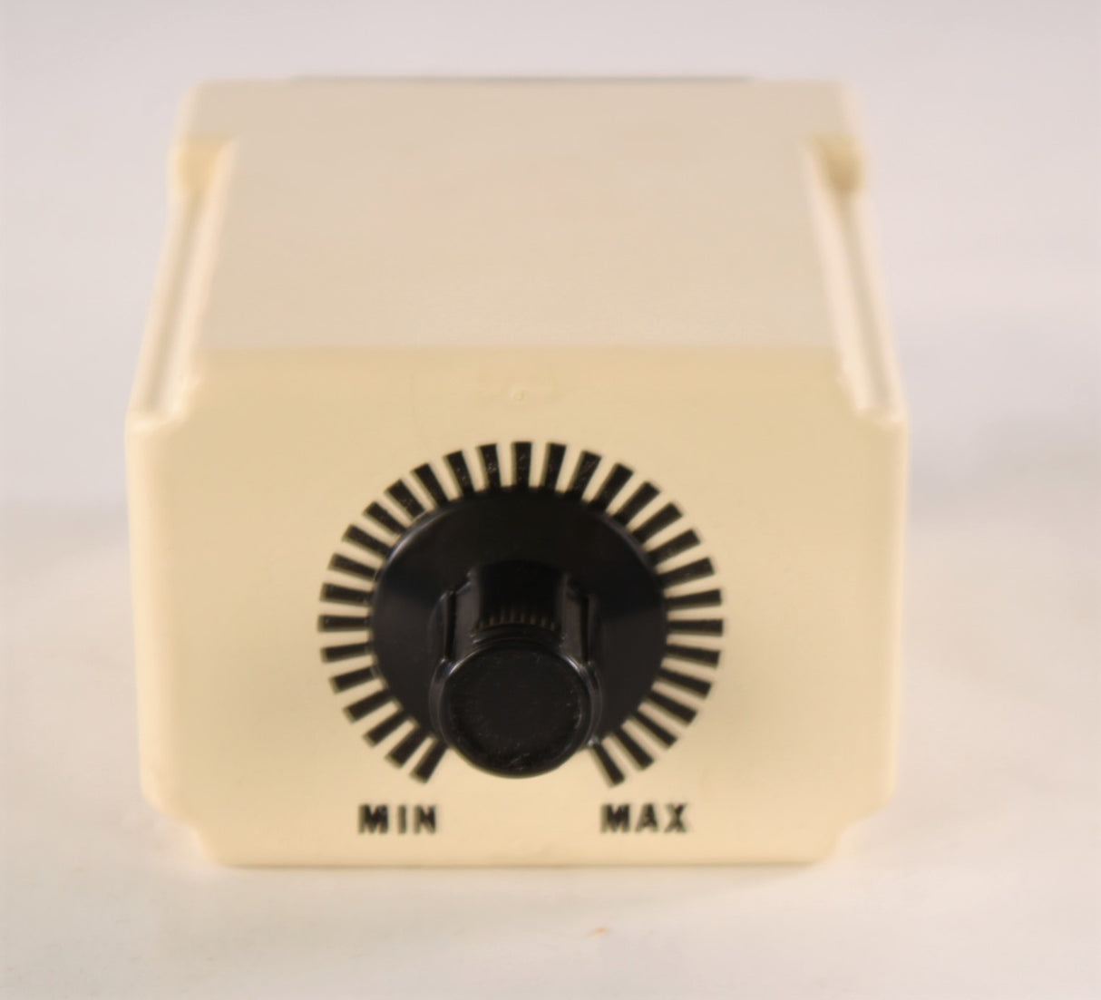 SCHNEIDER ELECTRIC - 9050-JCK-15V20 - PLUG-IN VARIABLE TIME ON-DELAY RELAY 240VAC