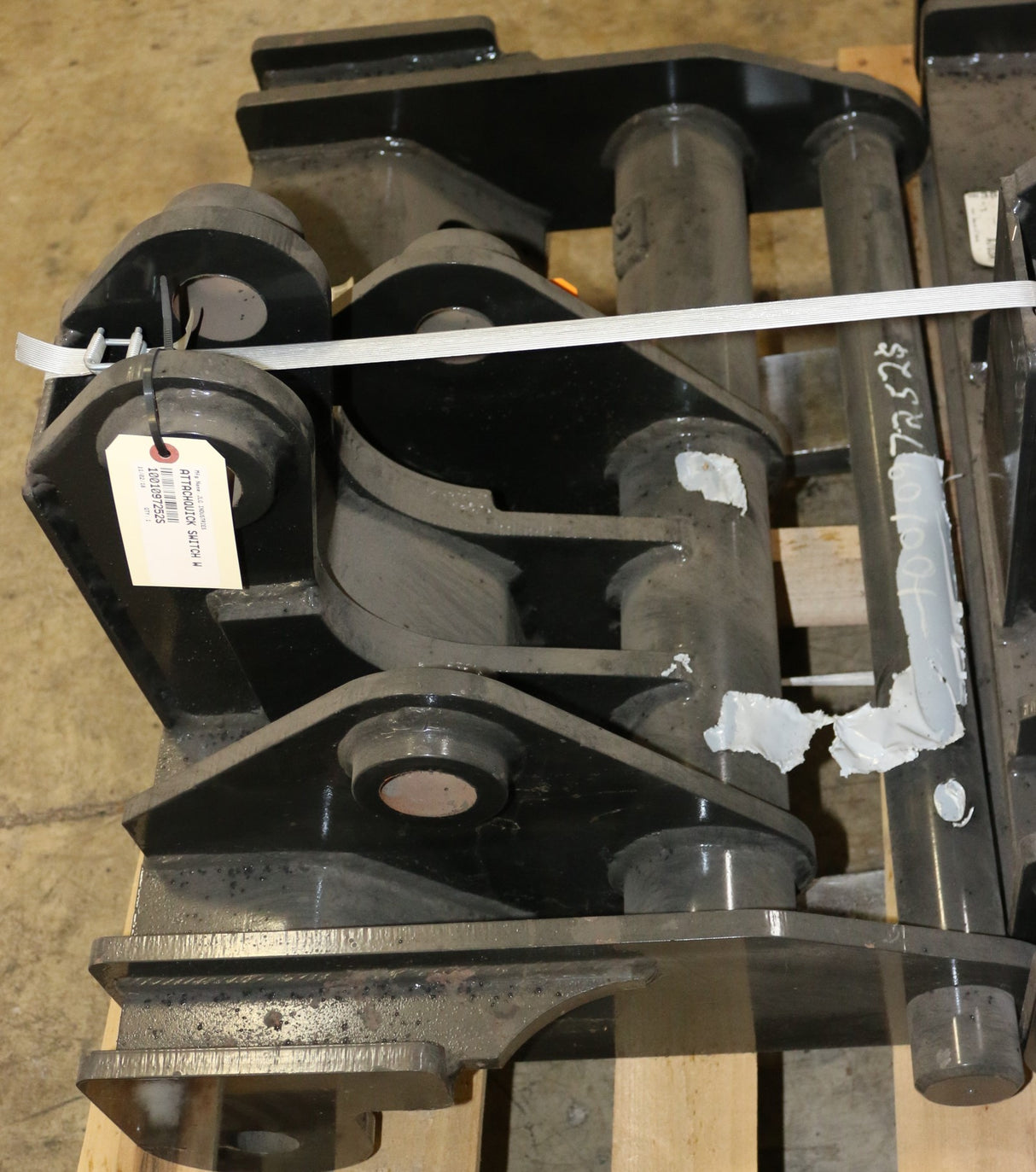 JLG - 1001097252S - ATTACHQUICK SWITCH WELDHYD