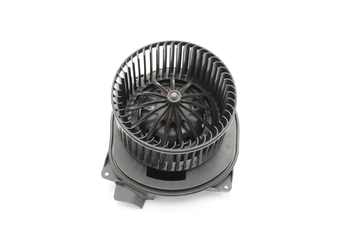 HELLA - 8EW-351-034-251 - BLOWER MOTOR