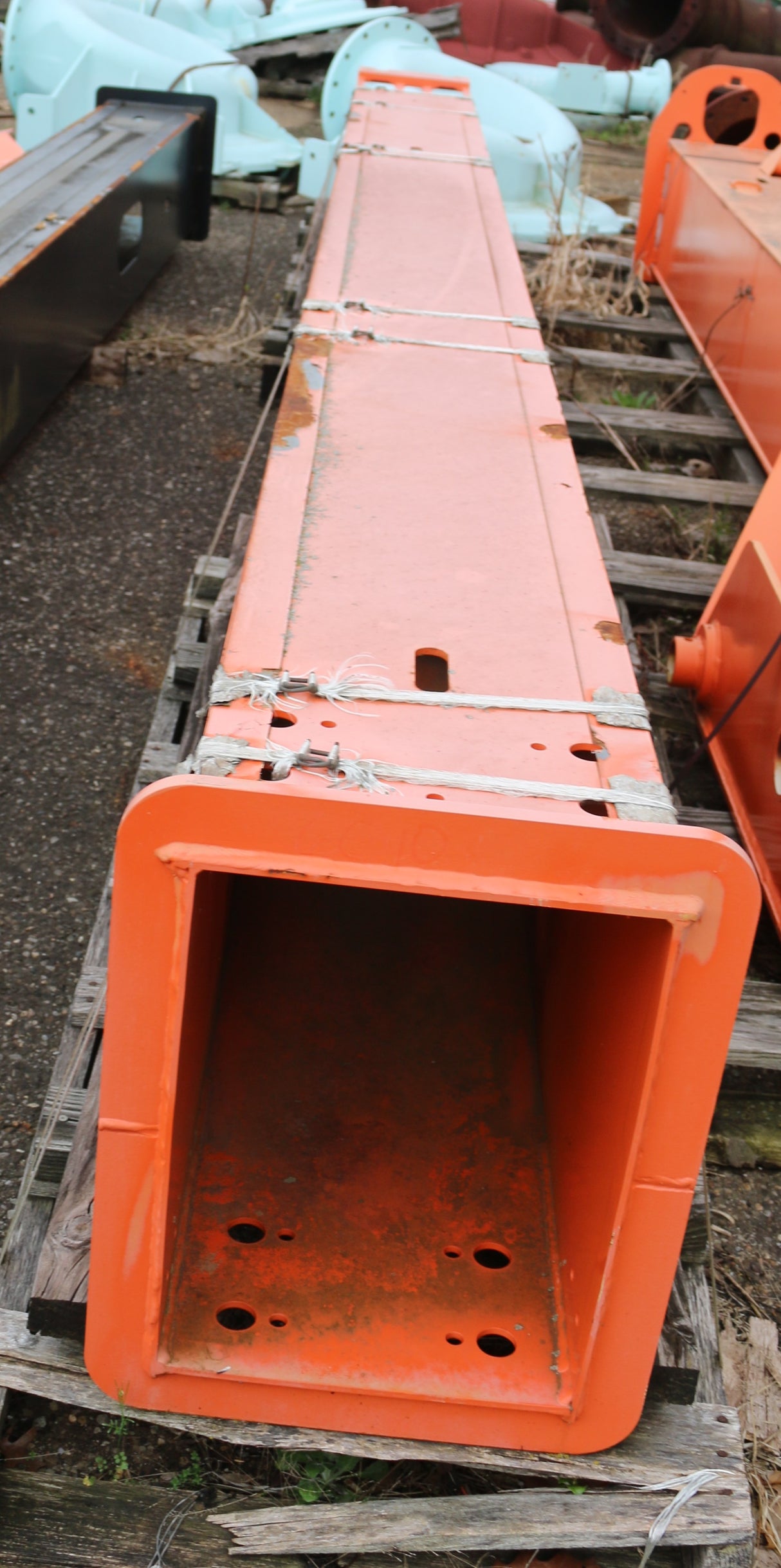 JLG - 91516010 - BOOM SECOND SECTION