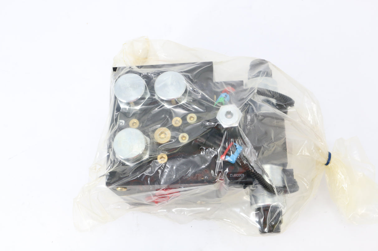 BOBCAT - 6687111 - VALVE ASSY
