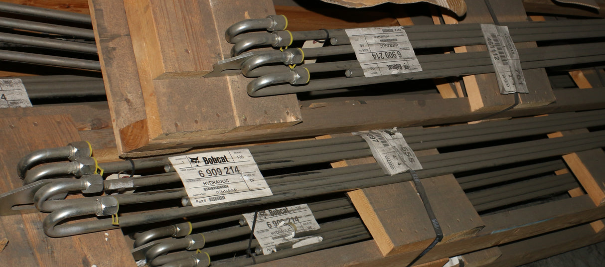 BOBCAT - 6909214 - HYDRAULIC PIPE ASSY