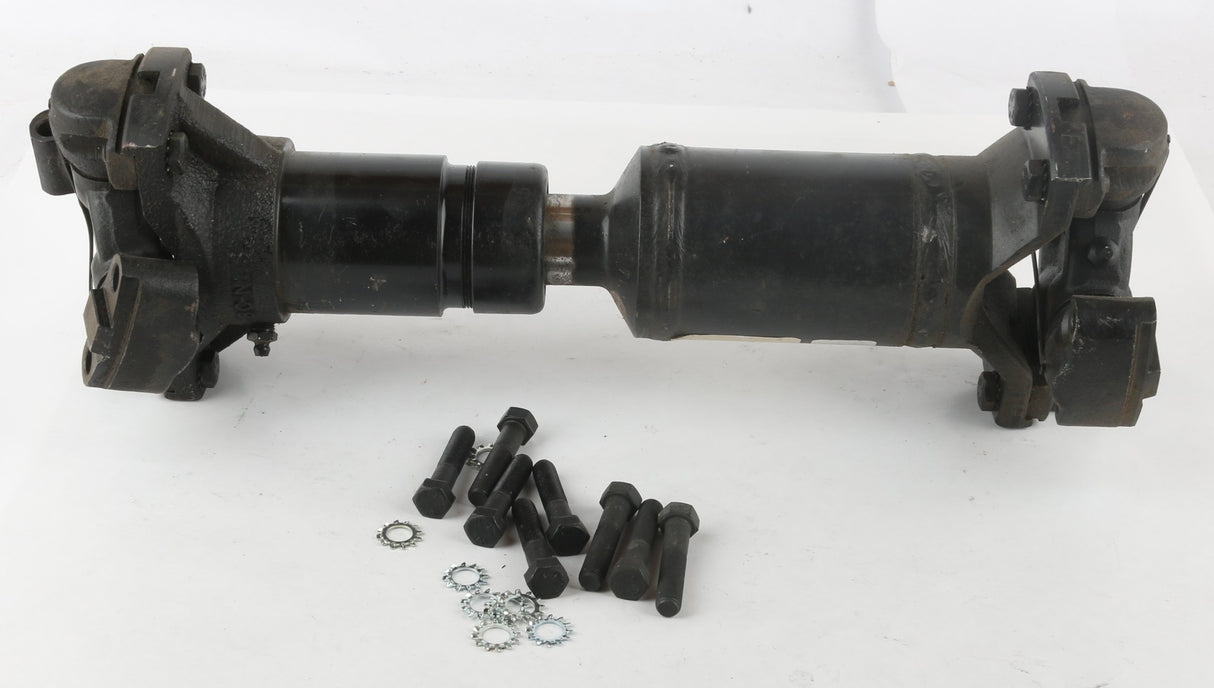 JLG - 10236878 - SHAFT DRIVE REAR 644B 6K