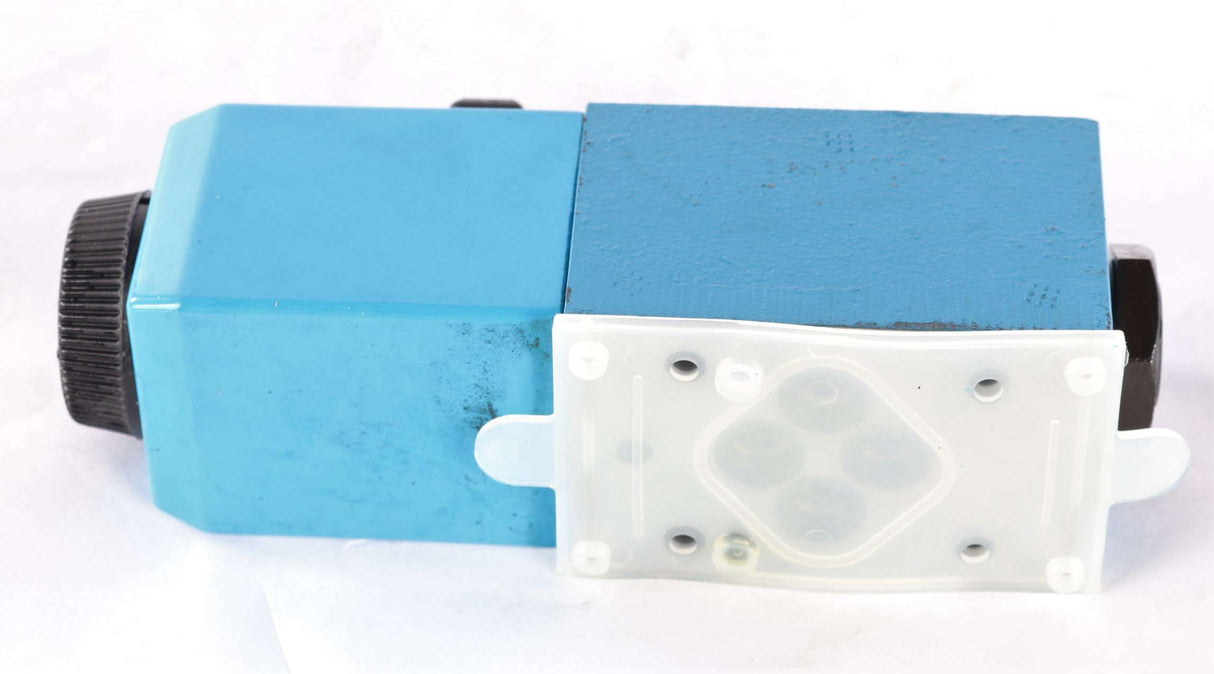 VICKERS - DG4V-3-2AL-M-KUP4D3-H7-60 - SOLENIOD VALVE