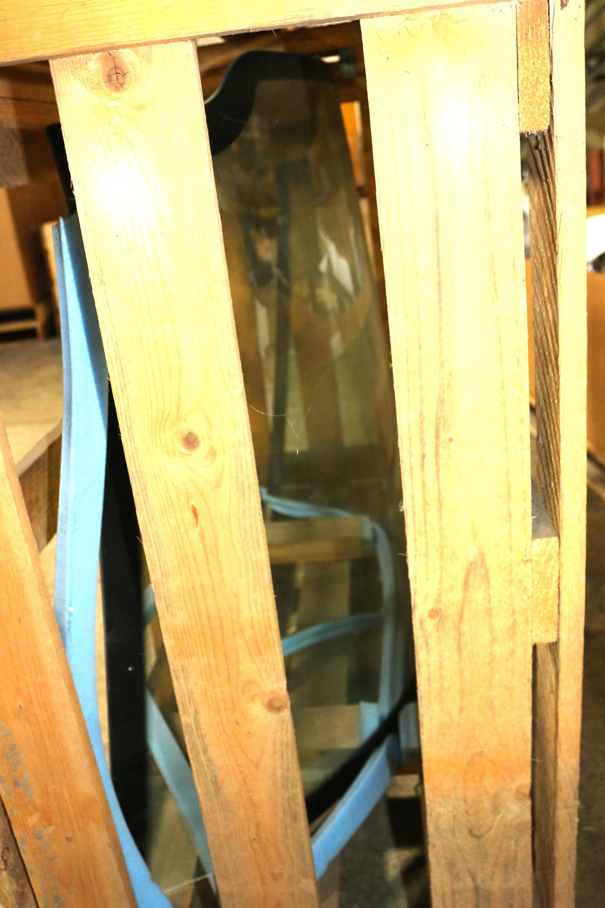 VOLVO - 15231960 - WINDSHIELD