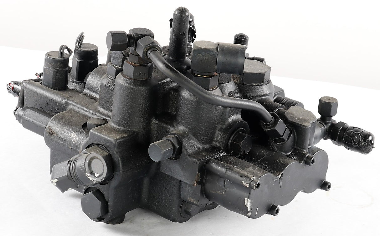 BOBCAT - 7233984 - VALVE ASSY MFS SL NO
