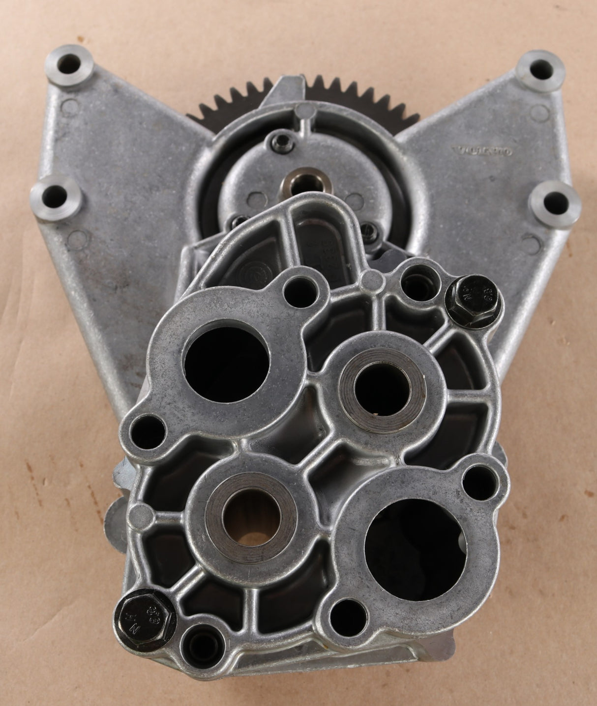 VOLVO - 22397170 - OIL PUMP