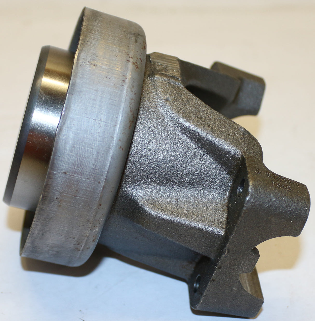 DANA - 3-4-10461-1X - END YOKE ASSY - HALF ROUND STYLE - 1410 SERIES