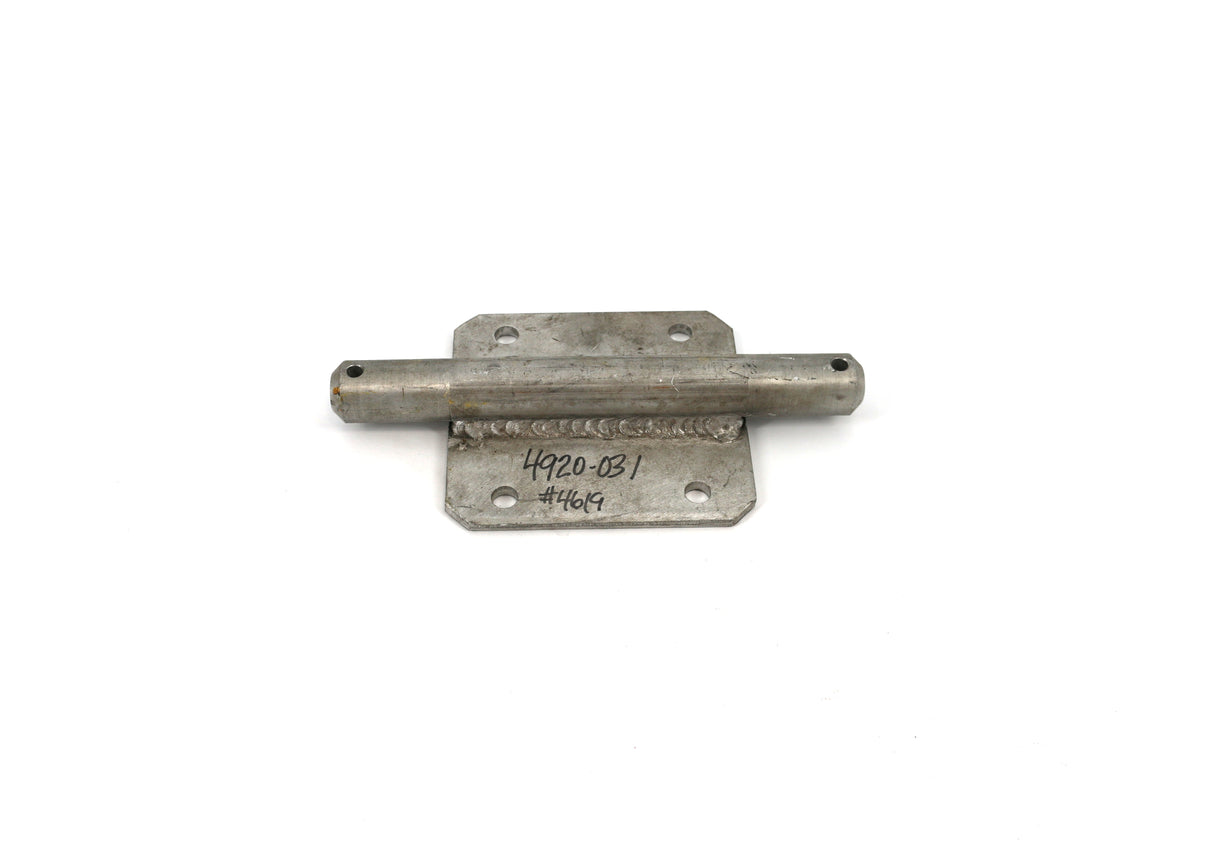 VOLVO - 04920-031-00 - PIVOT MOUNT
