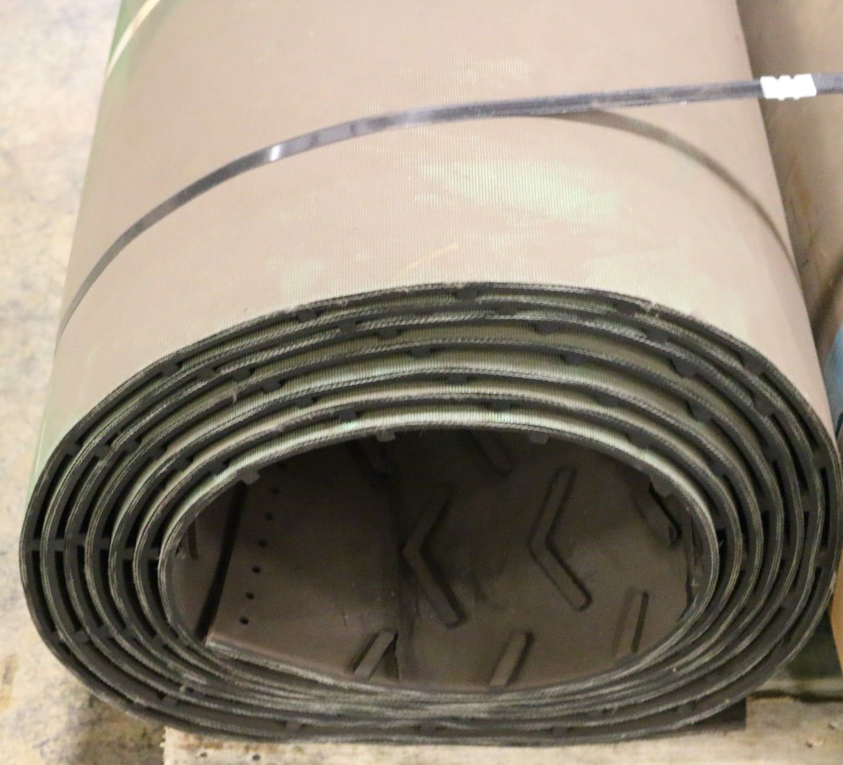 MORBARK - 18520-828 - 3 PLY 3/16 X BARE V-CLEAT