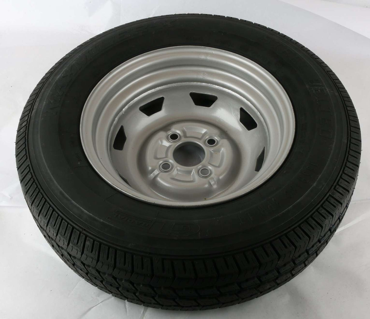 ATLAS COPCO - 1092049890 - TIRE ASSY (IED.5-5.5) 165R13C 8PR LT