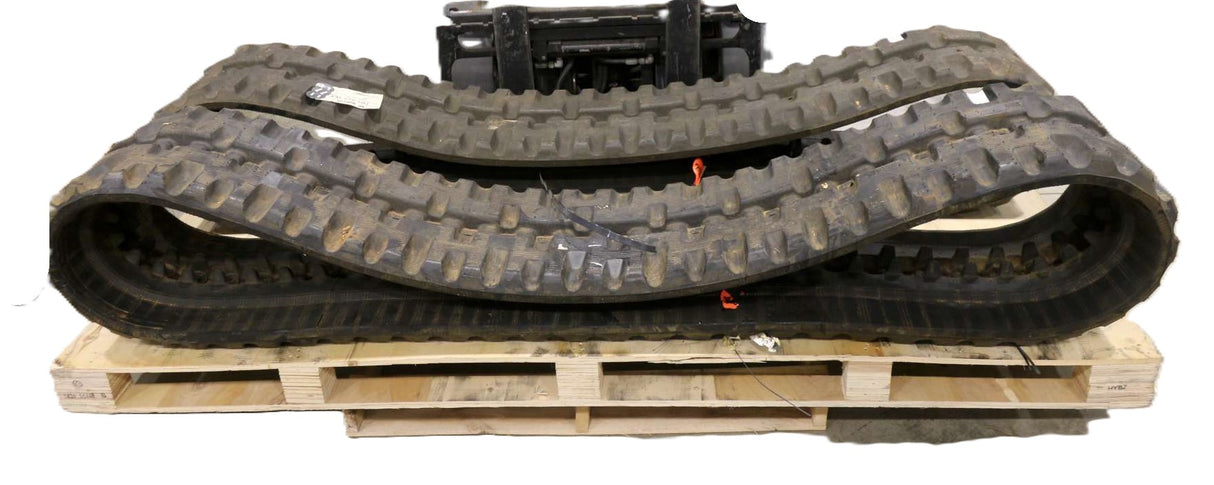 BOBCAT - 7028229EF - TRACK RUBBER (450X84X59) 18 IN H-PATTERN